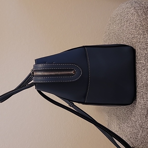 Metier Incognito Crossbody Cabas - Picture 3 of 10
